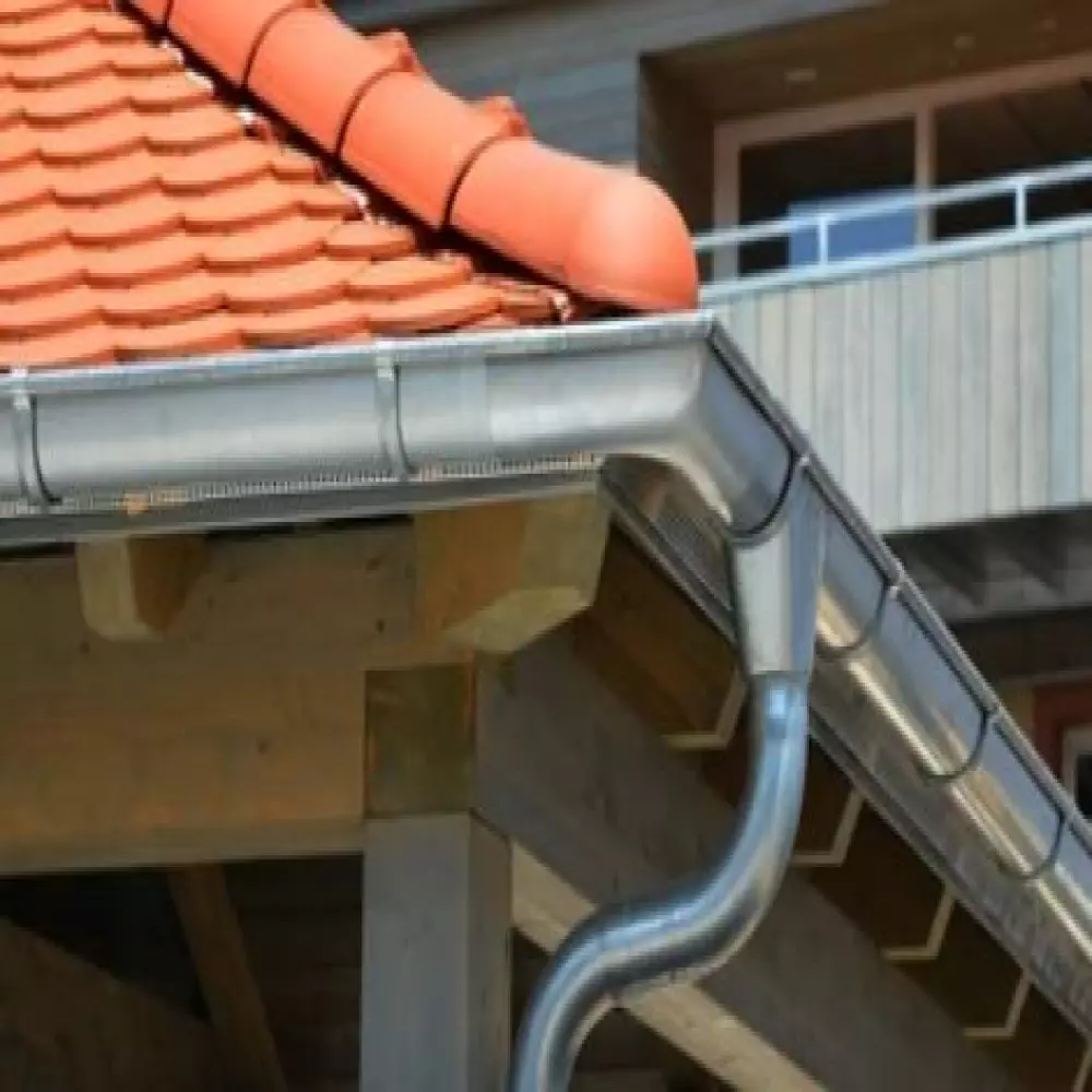 Quel Type De Gouttières Choisir : Pvc, Métal Ou Zinc Pour Votre Maison ?
